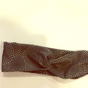 Headband very stretchy